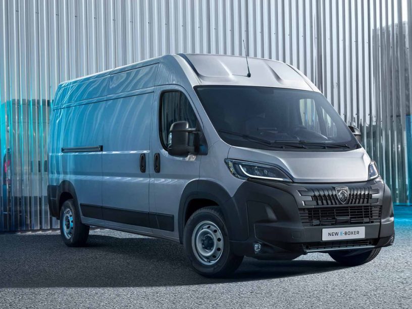 Peugeot e-Boxer Furgone Elettrico Veicoli commerciali Peugeot e-Boxer Furgone Elettrico